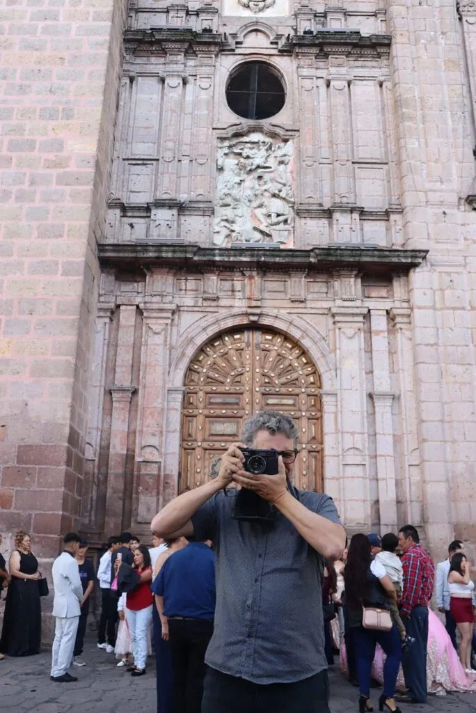 Cineasta Kleber Mendonça se maravilla con la riqueza culinaria de Michoacán-1