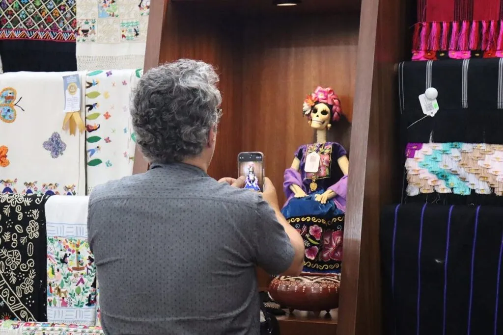 Cineasta Kleber Mendonça se maravilla con la riqueza culinaria de Michoacán-2