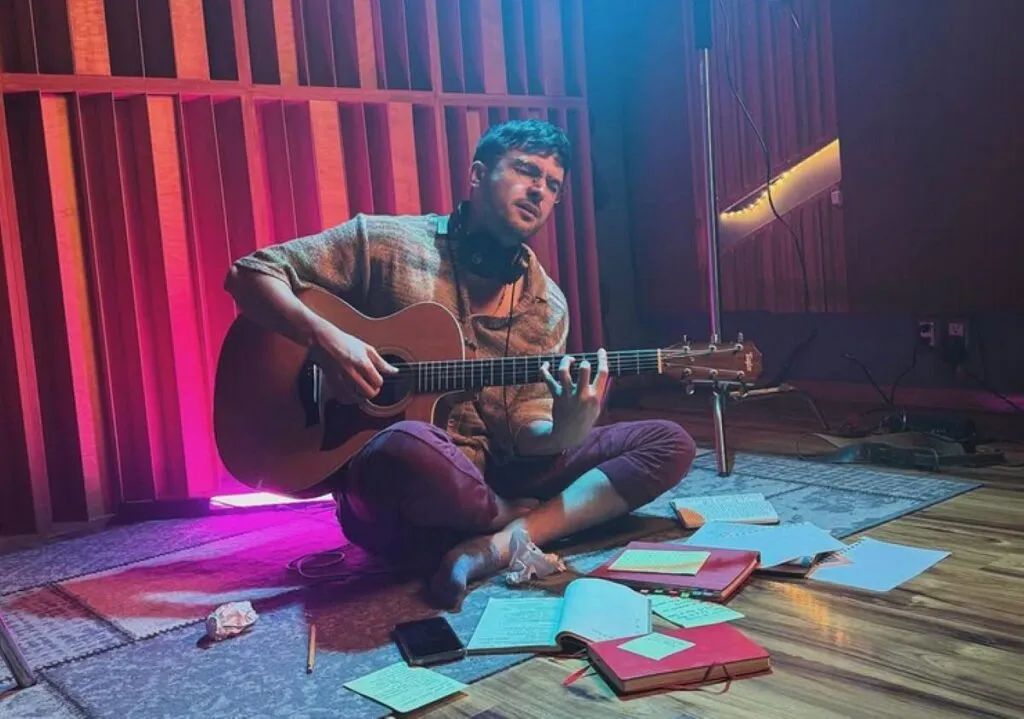 Compositor revela que Pepe Aguilar produce el nuevo material discográfico de Christian Nodal-1
