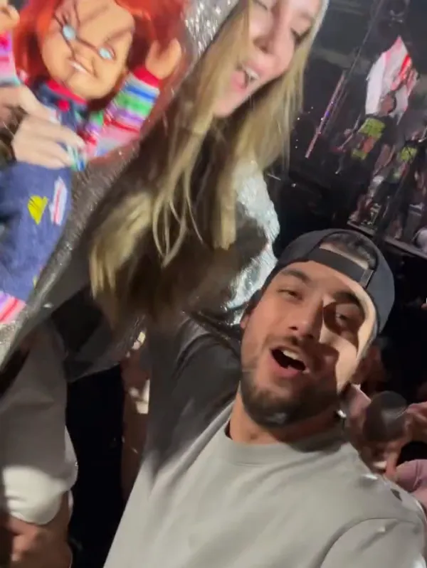 “Con el guapo, con el guapo”: revelan quién es el joven que cautivó a Belinda-2