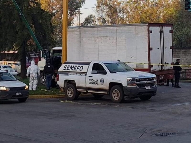 Conductor de un camión de carga es asesinado a balazos en Uruapan
