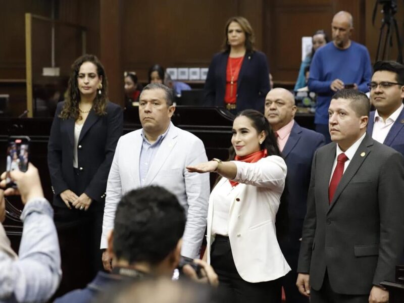 Congreso del Estado toma protesta a Yesenia Díaz Barrera como Regidora de Tacámbaro
