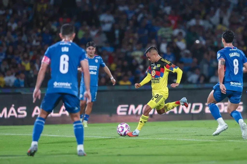 Cruz Azul vence al América, se lleva el Clásico Joven y mantiene su invicto en casa