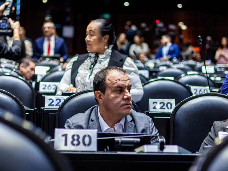 Cuauhtémoc Blanco, sorprendido jugando pádel durante sesión