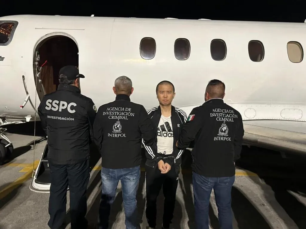 Cuba extradita a Zhi Dong Zhang a México, operador de CJNG y Cártel de Sinaloa.