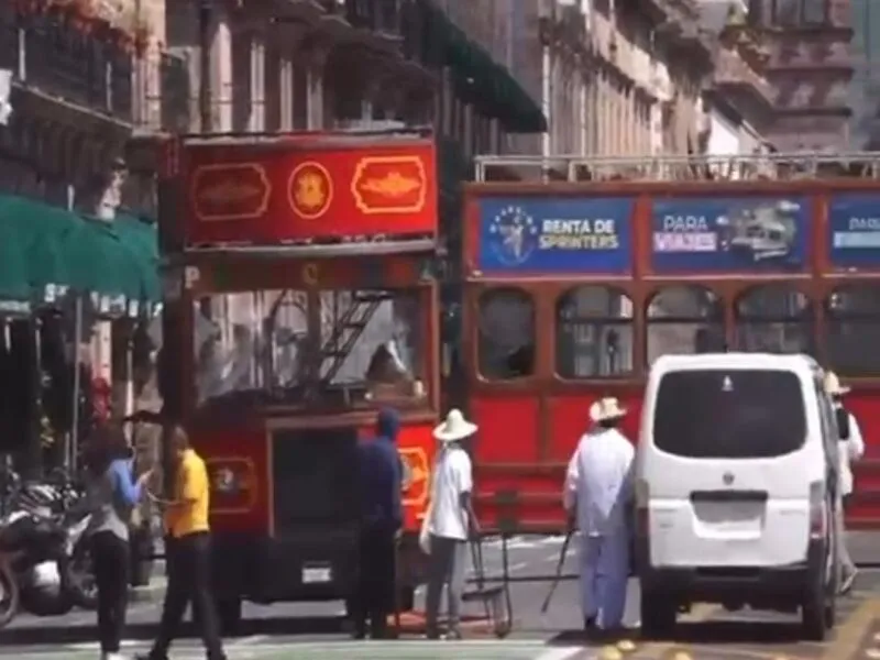 Deja 19 heridos enfrentamiento entre FNLS y granaderos de SSP en Morelia