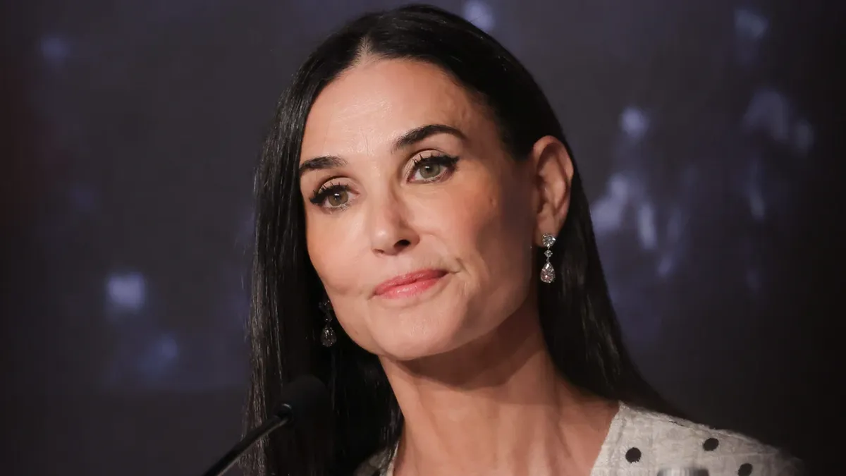 Demi Moore revela que Tom Cruise se sintió “avergonzado” por su embarazo durante el rodaje de Cuestión de honor