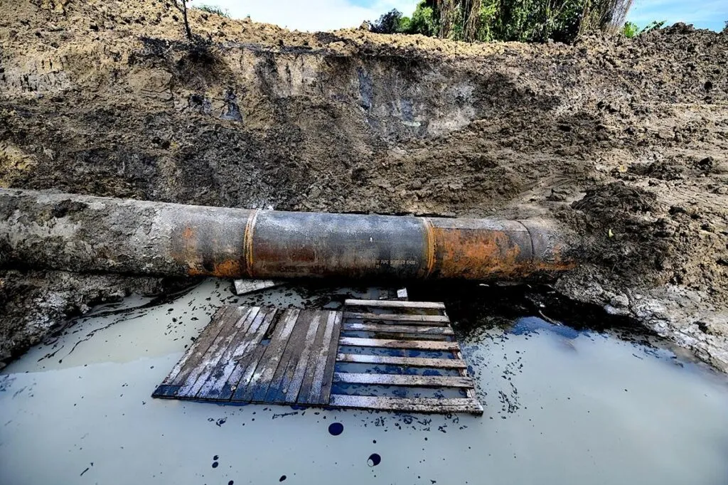 Derrame de petróleo en ríos de Veracruz: así va la reparación de la fuga en el oleoducto Poza Rica- Madero-1