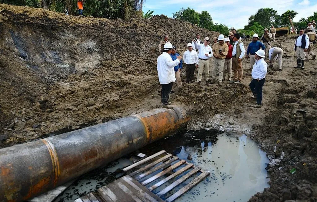 Derrame de petróleo en ríos de Veracruz: así va la reparación de la fuga en el oleoducto Poza Rica- Madero-2