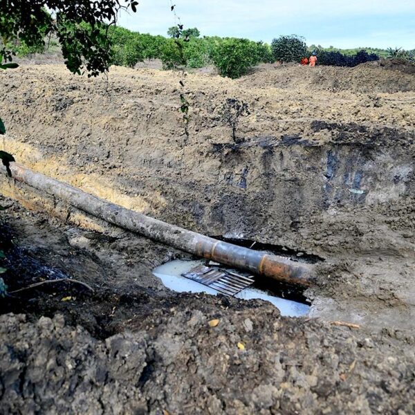 Derrame de petróleo en Veracruz: avances en reparación del oleoducto