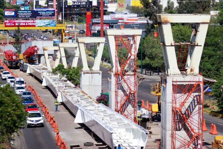 Distribuidor vial salida a Pátzcuaro alcanza 54% de avance