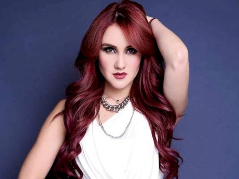 Dulce María revela su segundo embarazo