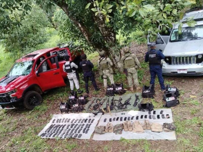 Ejército decomisa arsenal y droga al CJNG tras enfrentamiento en Uruapan