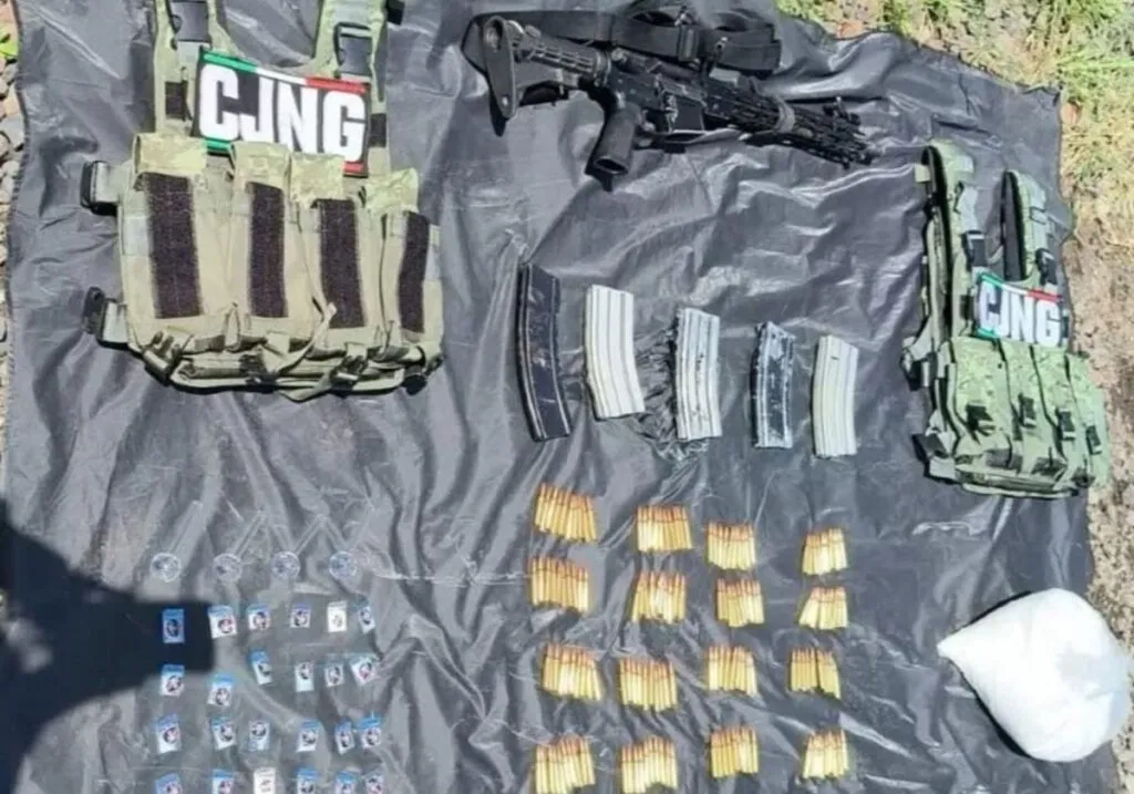 Ejército Mexicano aseguró en Uruapan un campamento del CJNG con armas, droga y vehículo 1