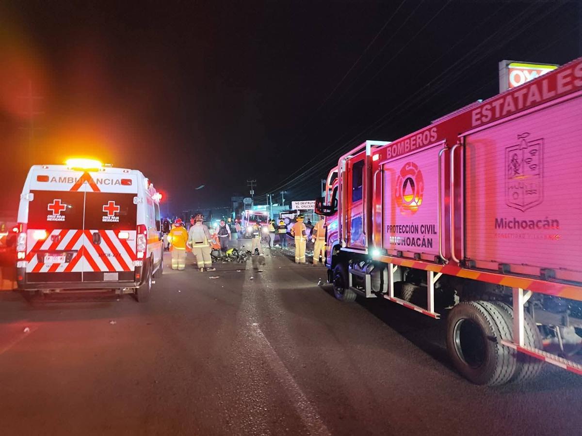 En aparatoso choque 4 personas lesionadas en libramiento de Morelia