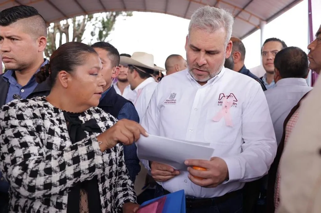 En audiencia pública, anuncia Bedolla próxima apertura de autopista Siglo XXI, tramo Pátzcuaro-Uruapan-1
