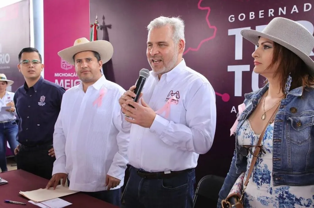 En audiencia pública, anuncia Bedolla próxima apertura de autopista Siglo XXI, tramo Pátzcuaro-Uruapan