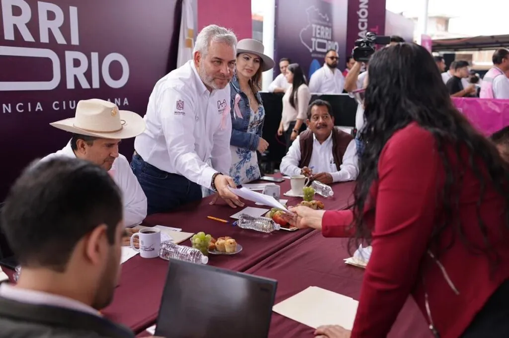 En audiencia pública, anuncia Bedolla próxima apertura de autopista Siglo XXI, tramo Pátzcuaro-Uruapan-3