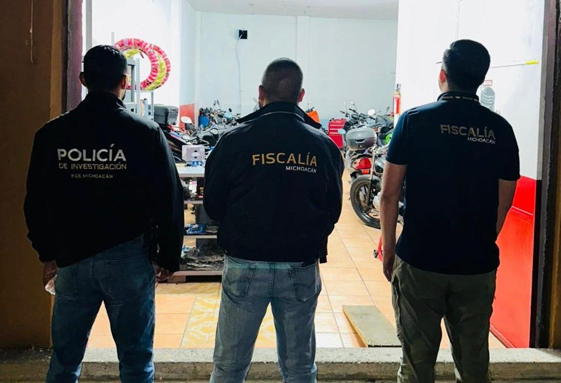 En cateo realizado en Morelia, asegura FGE motocicleta con reporte de robo