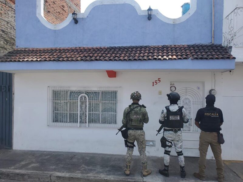 En cateo realizado en Morelia, FGE aseguró 750 dosis de metanfetamina; hay un detenido
