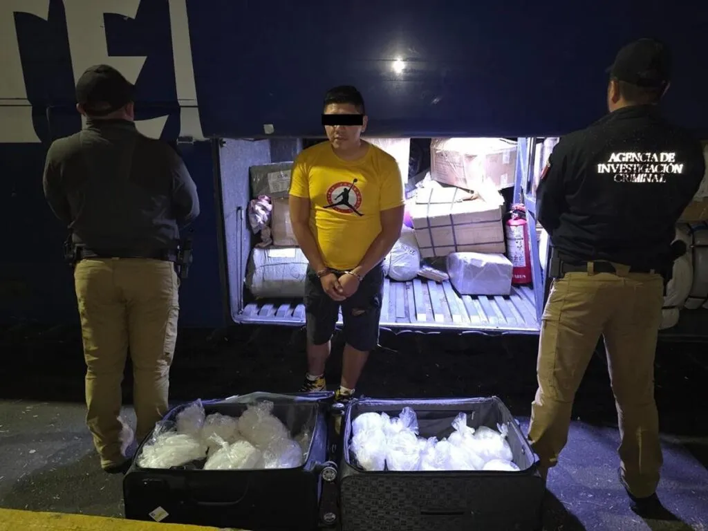 En Michoacán detienen a sujeto con 40 kilos de metanfetamina