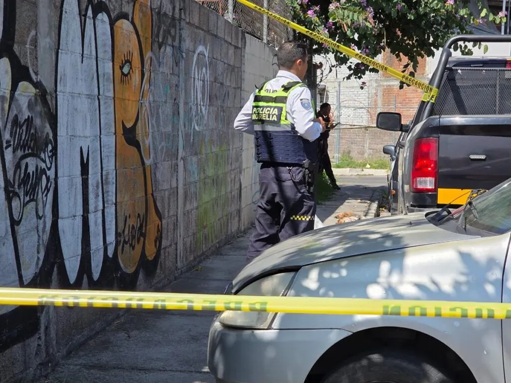 En Morelia un sujeto arroja un costal con cinco cachorritos muertos