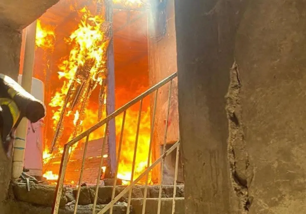 En Zitácuaro hombre prende fuego al domicilio de sus familiares