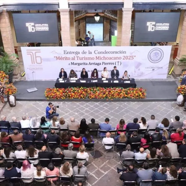 Entrega Congreso del Estado Condecoración “Mérito al Turismo Michoacano 2025” a Margarita Arriaga Pierres