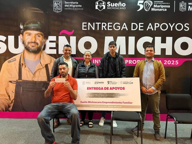 entrega de apoyos migrantes quiroga