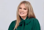 Erika Buenfil rompe esquemas y posa desnuda a sus 61 años con total elegancia