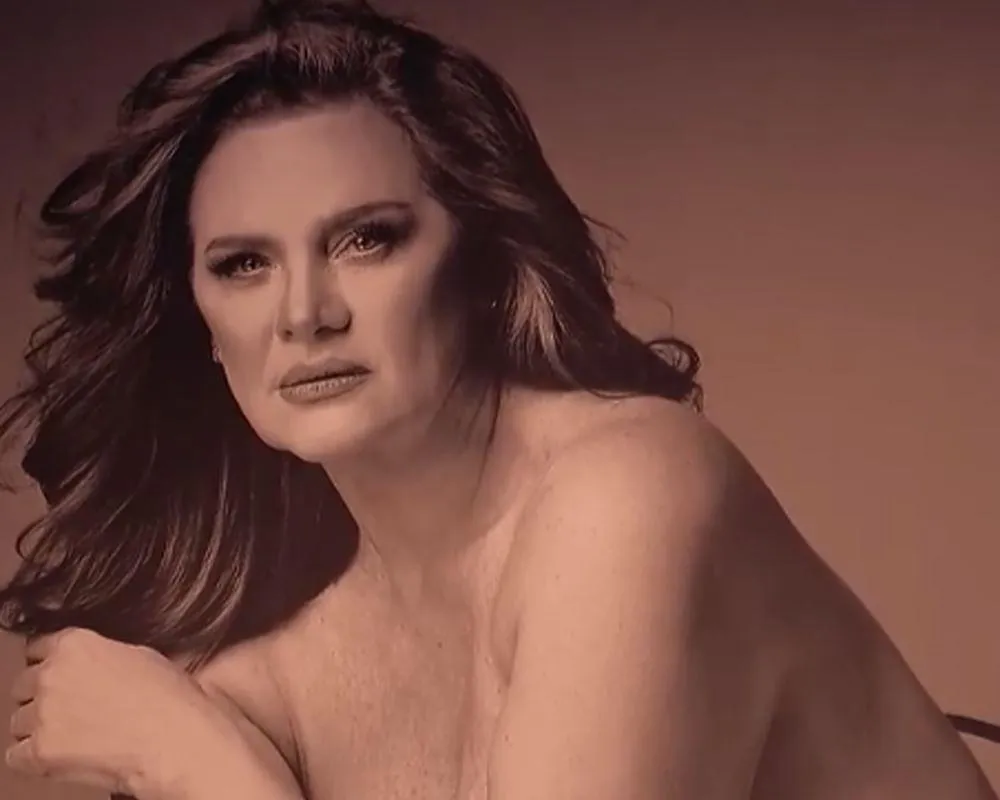 Erika Buenfil defiende su pose al desnudo y se niega a hablar del reciente robo que sufrió