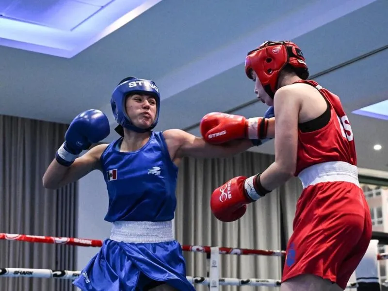 Evelyn Ramírez alumna de Cecytem gana plata en torneo de boxeo en España