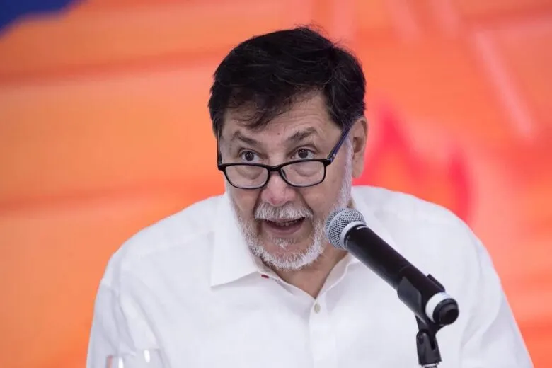 Fernández Noroña anuncia que pedirá licencia en el Senado para “hacer una tarea”