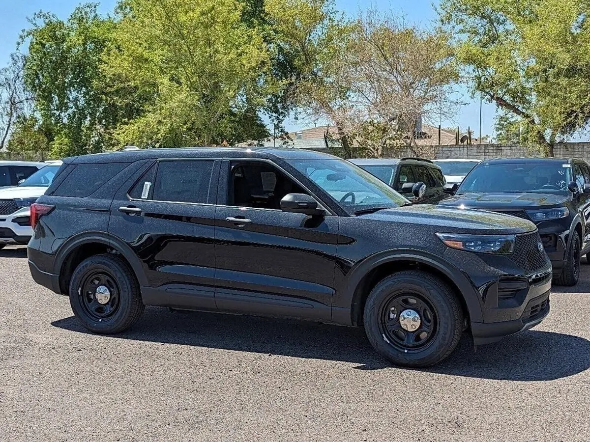 FGE Michoacán derrochó casi un mdp en una sola camioneta