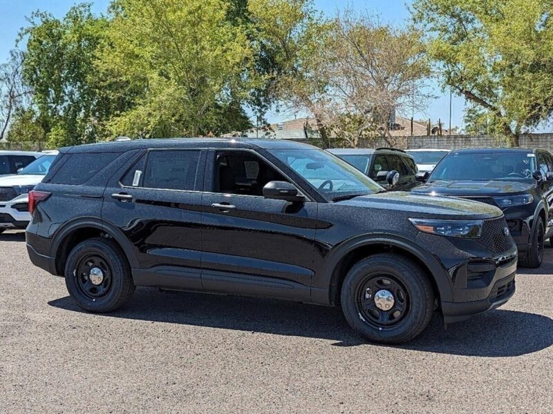 FGE Michoacán derrochó casi un millón de pesos en una sola camioneta
