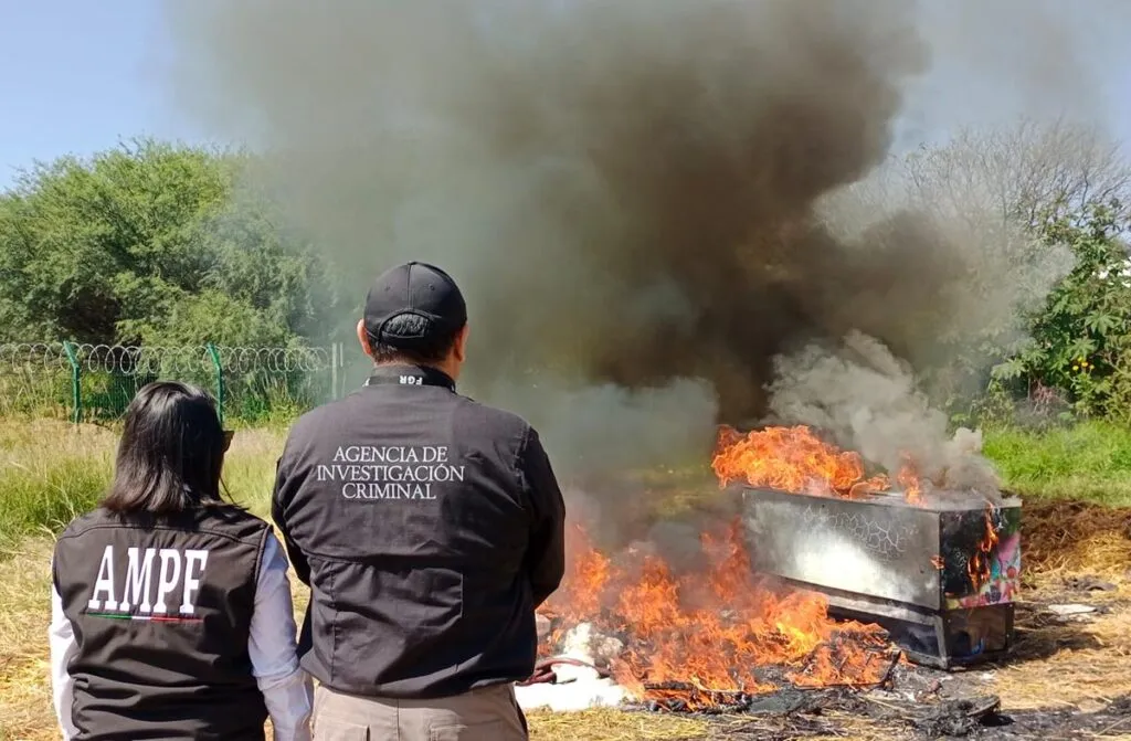 FGR destruye embarcaciones aseguradas en Michoacán