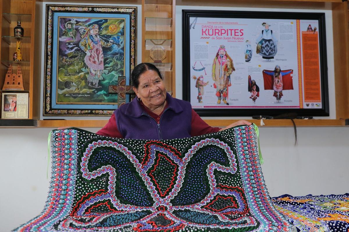 Financiera para el Bienestar brinda créditos sin intereses a artesanas de región Cherán