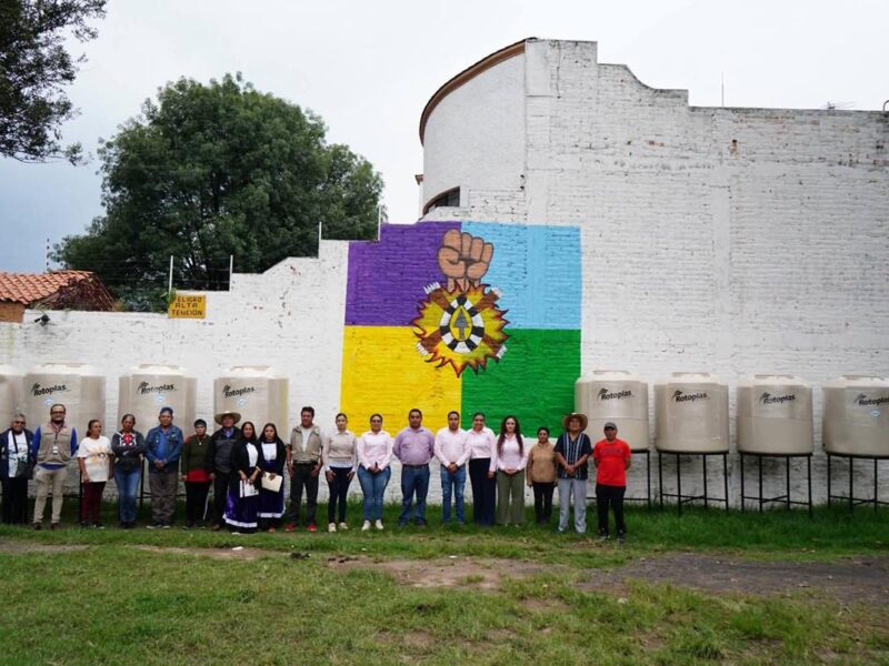 Gobierno de Zacapu entrega materiales