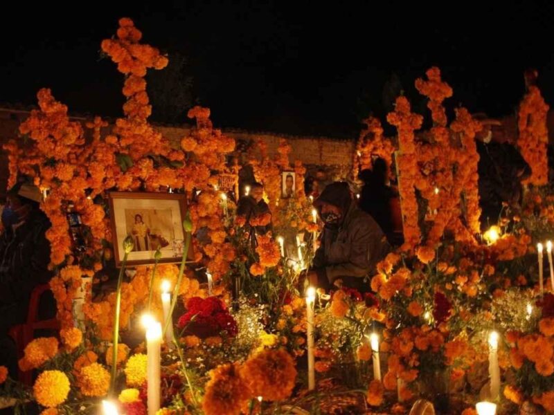 Guía esencial para disfrutar la Noche de Muertos en Pátzcuaro y Tzintzuntzan: Secum