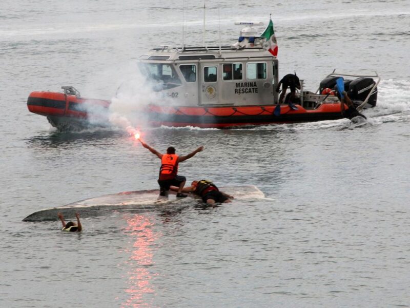 Hallan embarcación en Sinaloa con 27 menores de edad; viajaban desde Chiapas