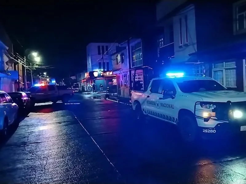 Hombre es asesinado en vía pública en Uruapan