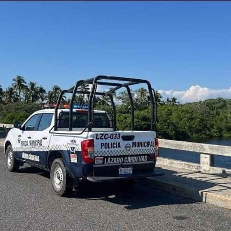 Hombre reportado desaparecido es localizado asesinado en la carretera Lázaro Cárdenas – Playa Azul