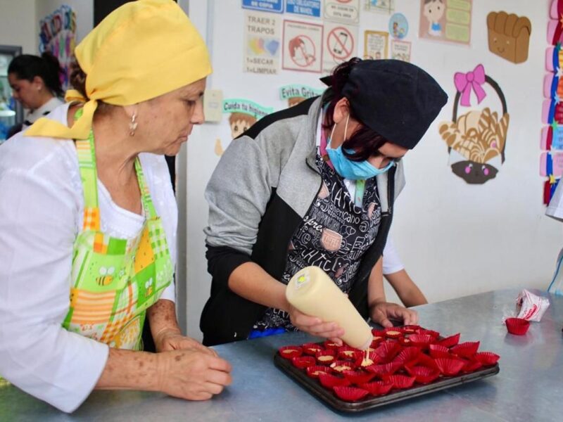 Icatmi extiende oferta educativa gratuita a mujeres con cáncer en todos sus planteles