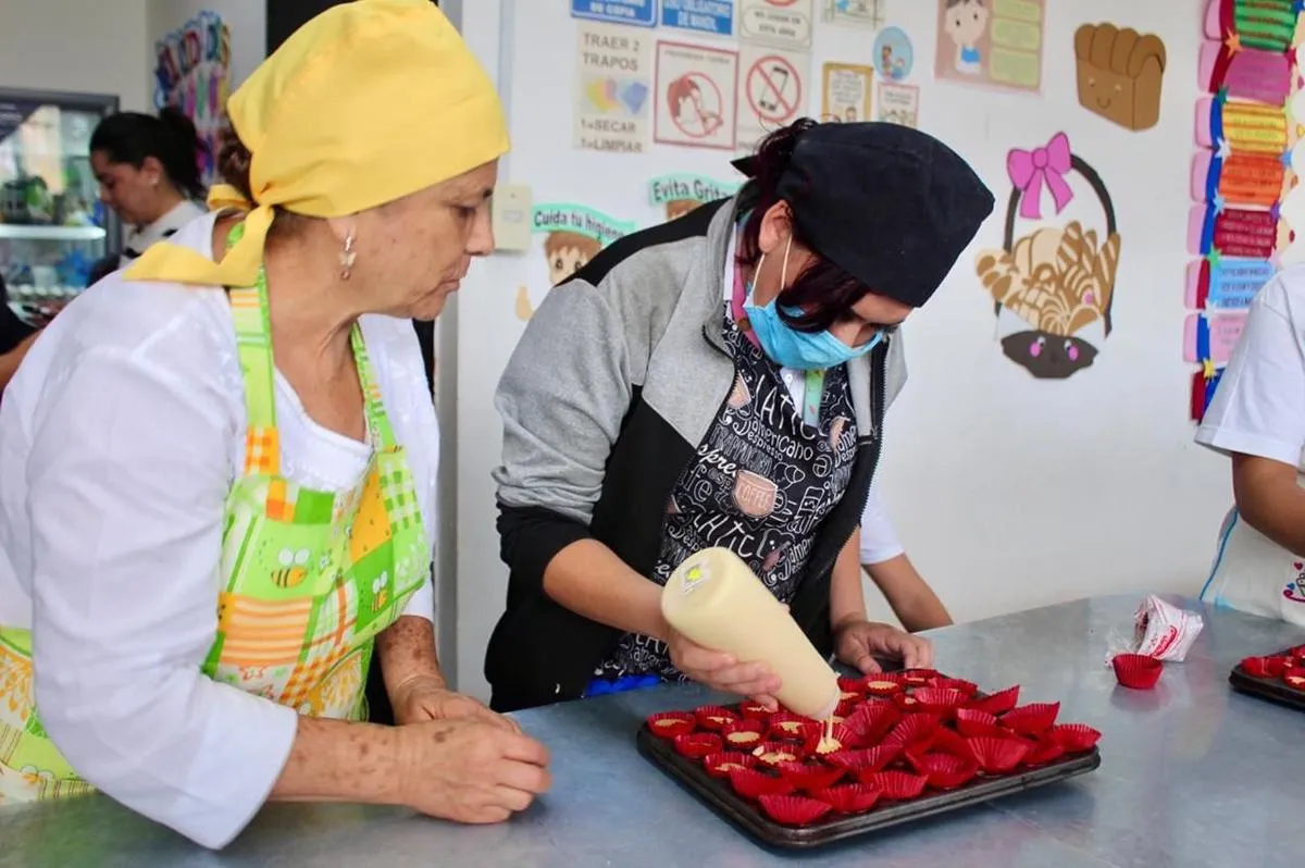 Icatmi extiende oferta educativa gratuita a mujeres con cáncer en todos sus planteles