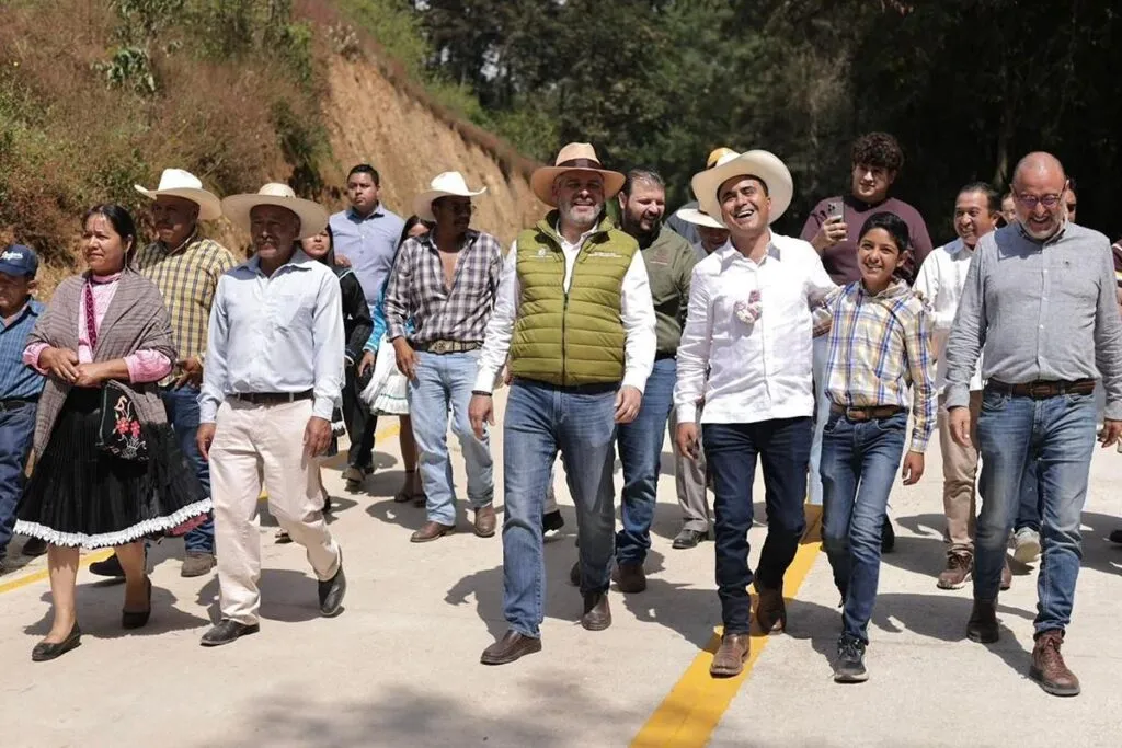 Inaugura Bedolla domo en autogobierno de Donaciano Ojeda