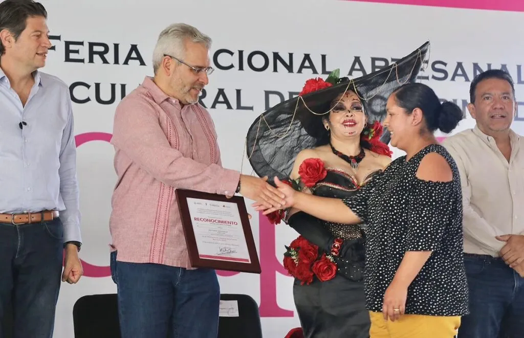 Inaugura Bedolla la 15 Feria de la Catrina de Capula; se consolida como escaparate artesanal-1
