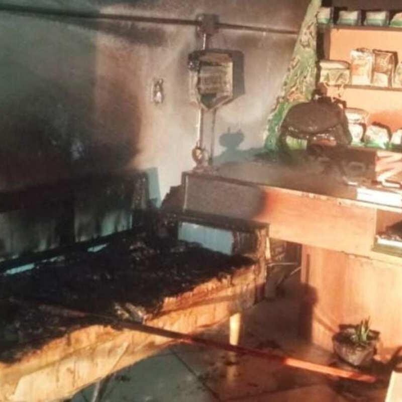Sospechan incendio intencional en agroquímica de Ario de Rosales, Michoacán