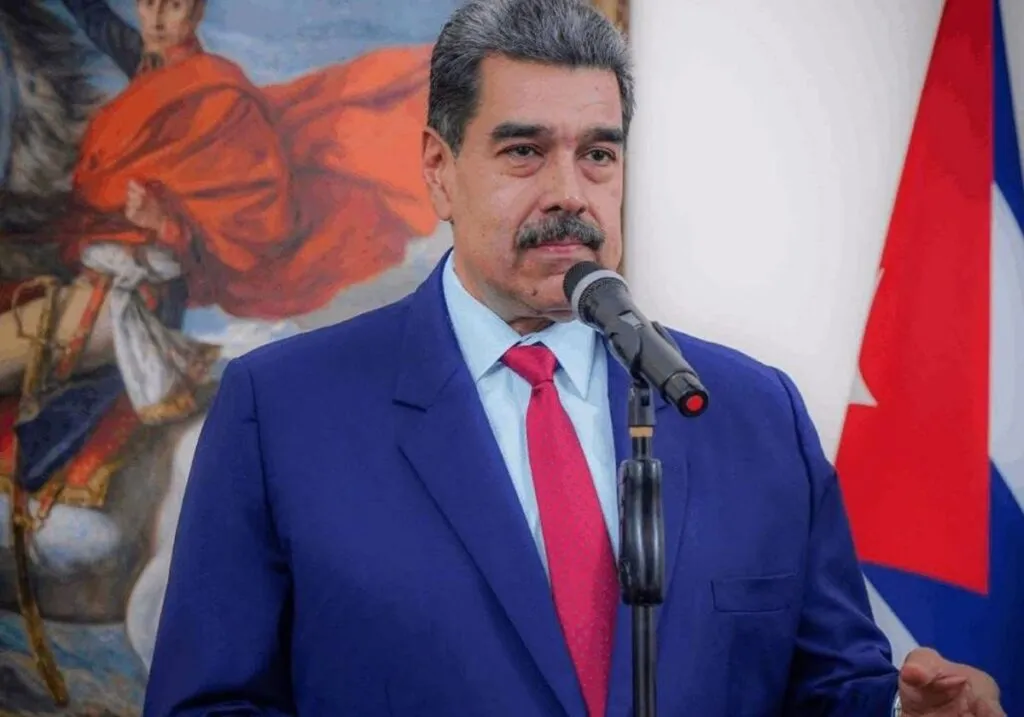 Inicia Maduro despliegue militar en Venezuela para "defender la soberanía"