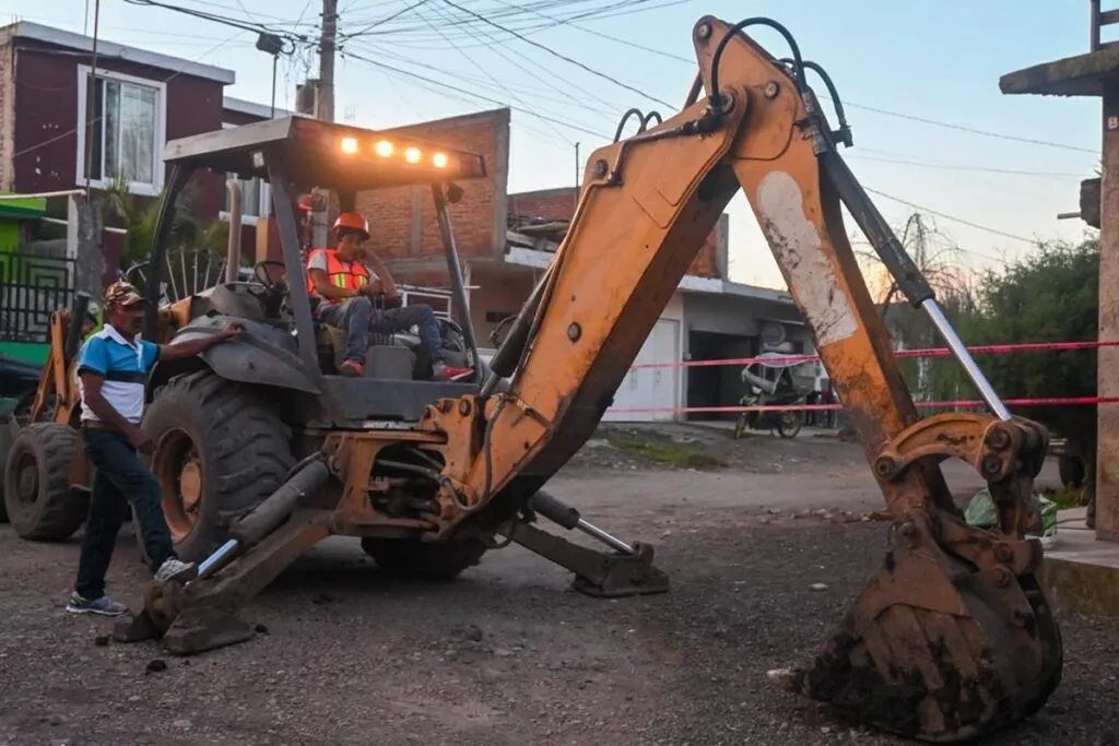 Inicia Mónica Valdez la pavimentación de la calle Benito Quezada en la colonia Wenceslao en Zacapu-3