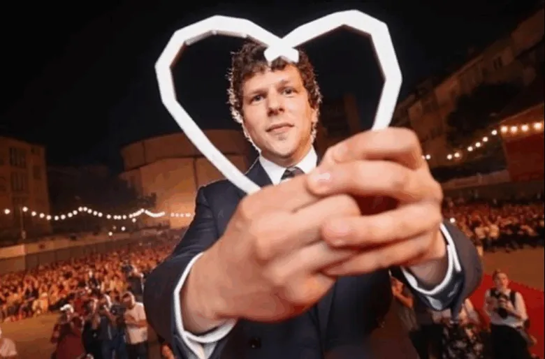 Jesse Eisenberg conmueve al mundo: donará un riñón a un desconocido sin razón aparente